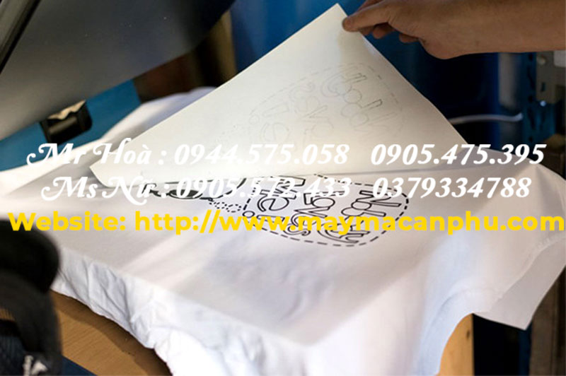 Cách tẩy hình in trên áo khoác gió