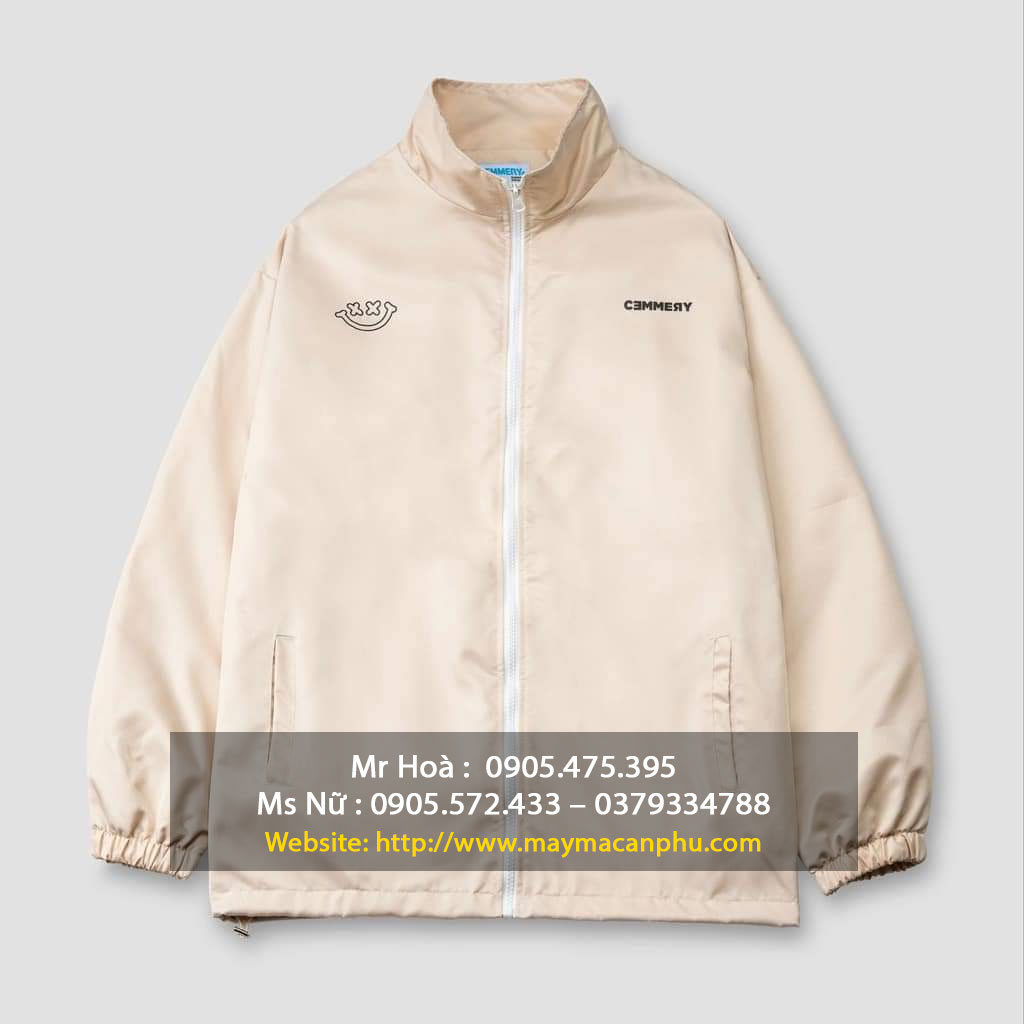 Áo khoác nữ siêu nhẹ có khả năng chống nước tốt.