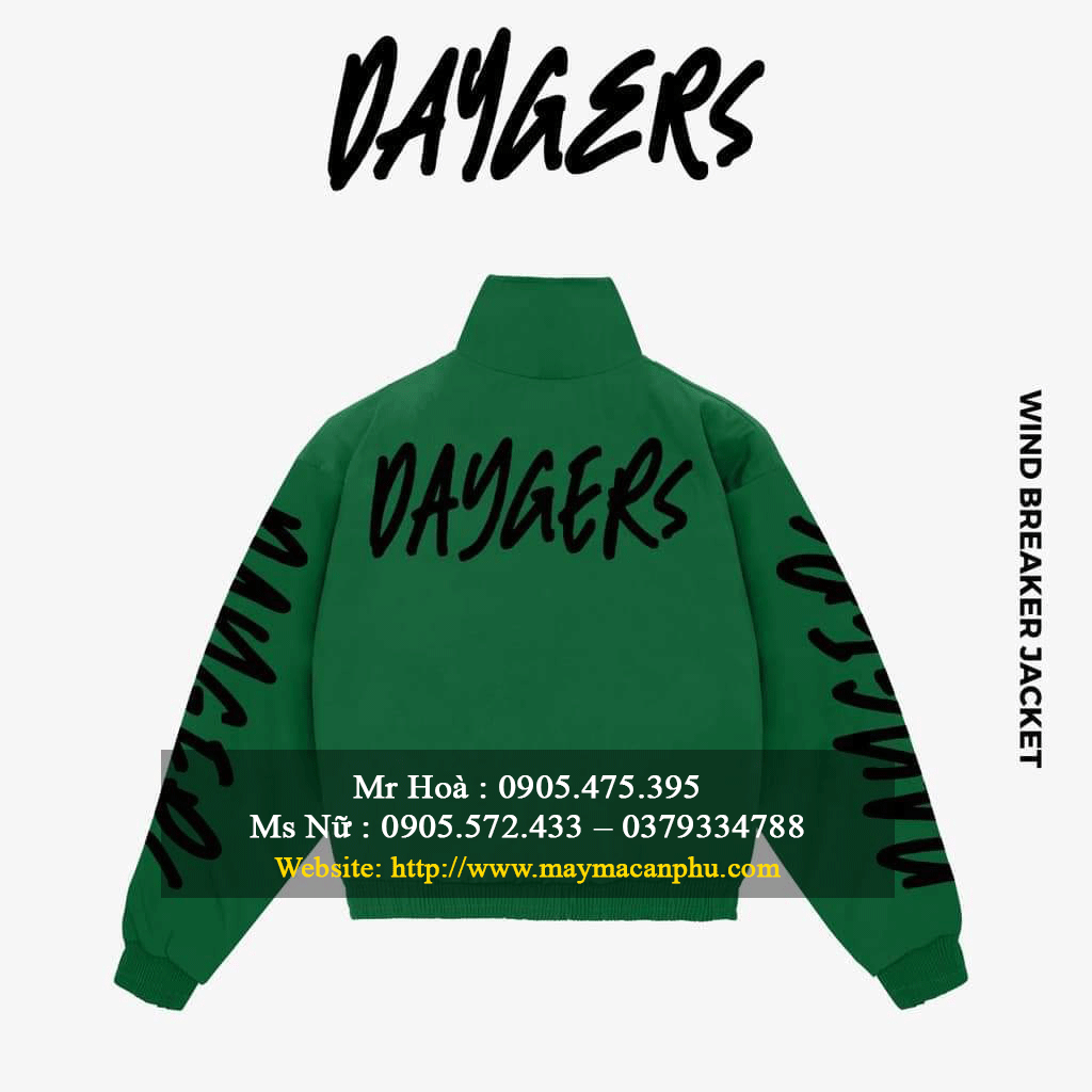 Phụ kiện phối đồ cực chất với áo khoác gió nữ