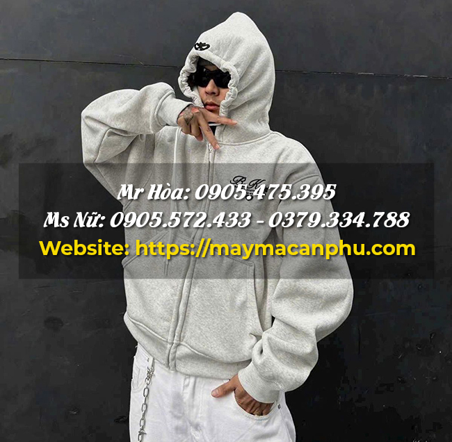 Chi Tiết Thêu Chữ Vi Tính Tinh Tế Nâng Tầm Giá Trị Trang Phục