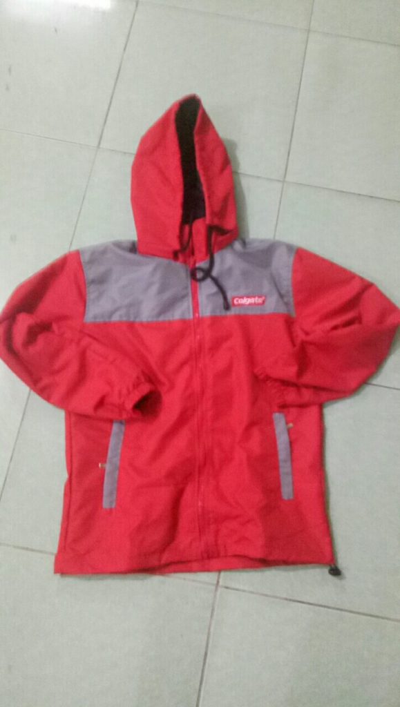 Cách chọn áo khoác nữ cho người gầy.