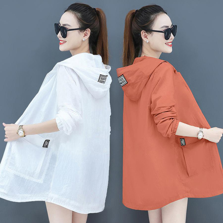 Những mẫu áo khoác nữ hot nhất hiện nay