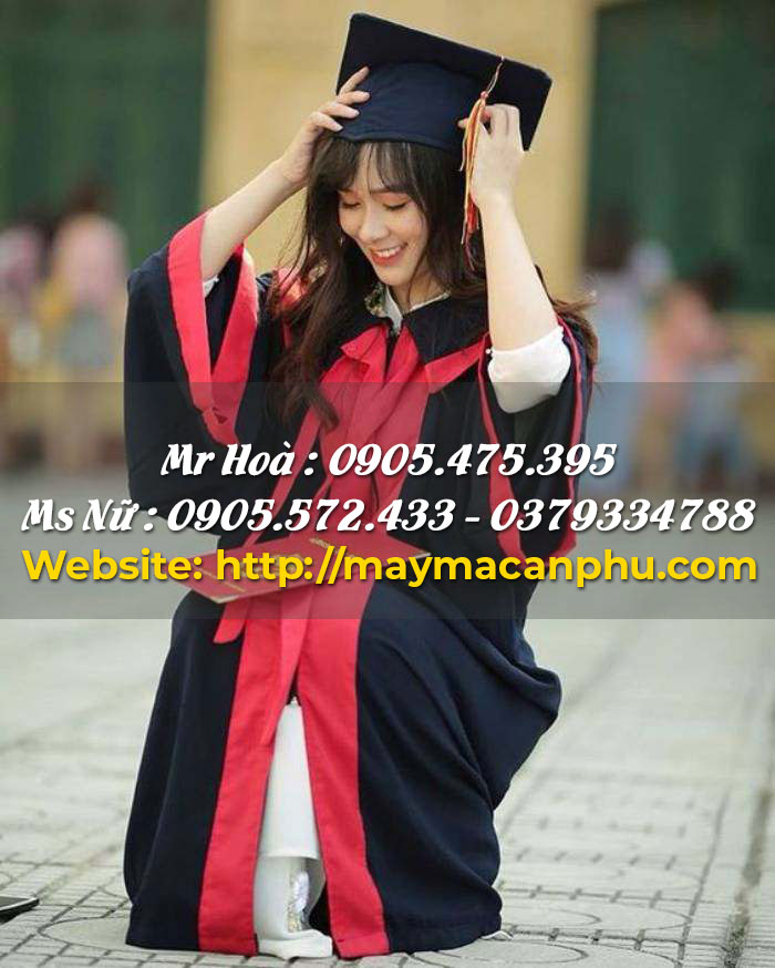 Phối đồ với áo tốt nghiệp