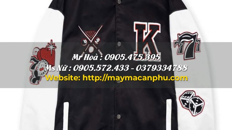 Lưu ý khi phơi áo khoác đồng phục để áo không bị mất phom