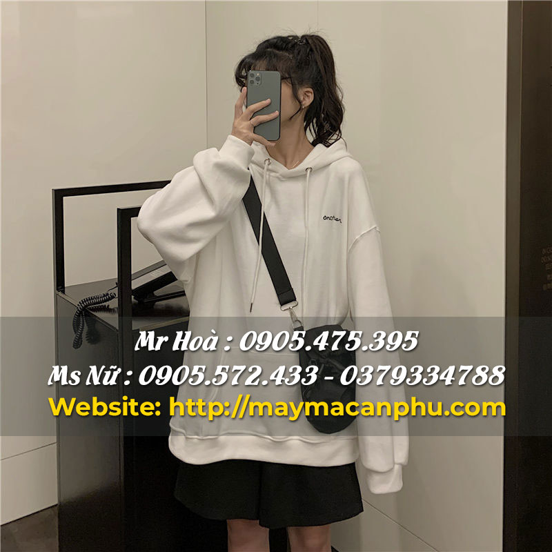 Cách phối đồ với áo hoodie để trở nên nữ tính 