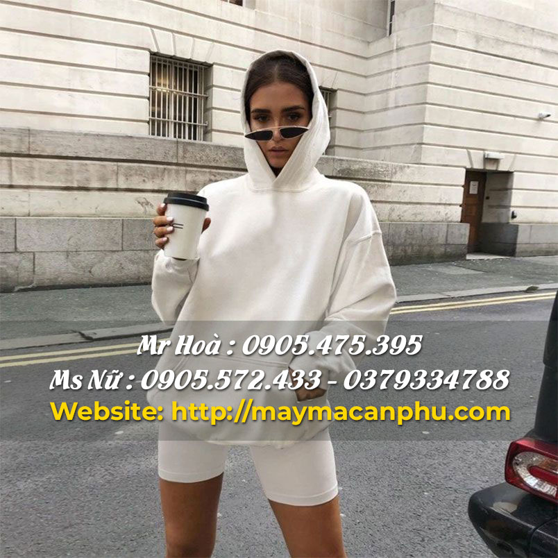 Cách phối đồ với áo hoodie theo kiểu năng động 
