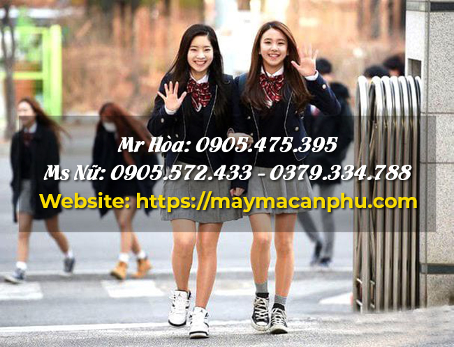 May đồng phục học sinh theo yêu cầu.